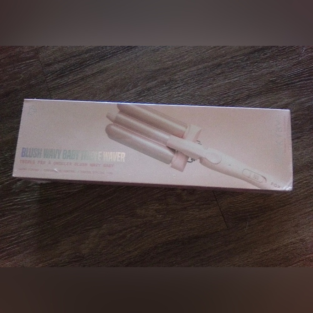 FoxyBae Blush Wavy Baby Triple Waver/3 Barrel w/Tourmaline-Infuse & Hair Mask